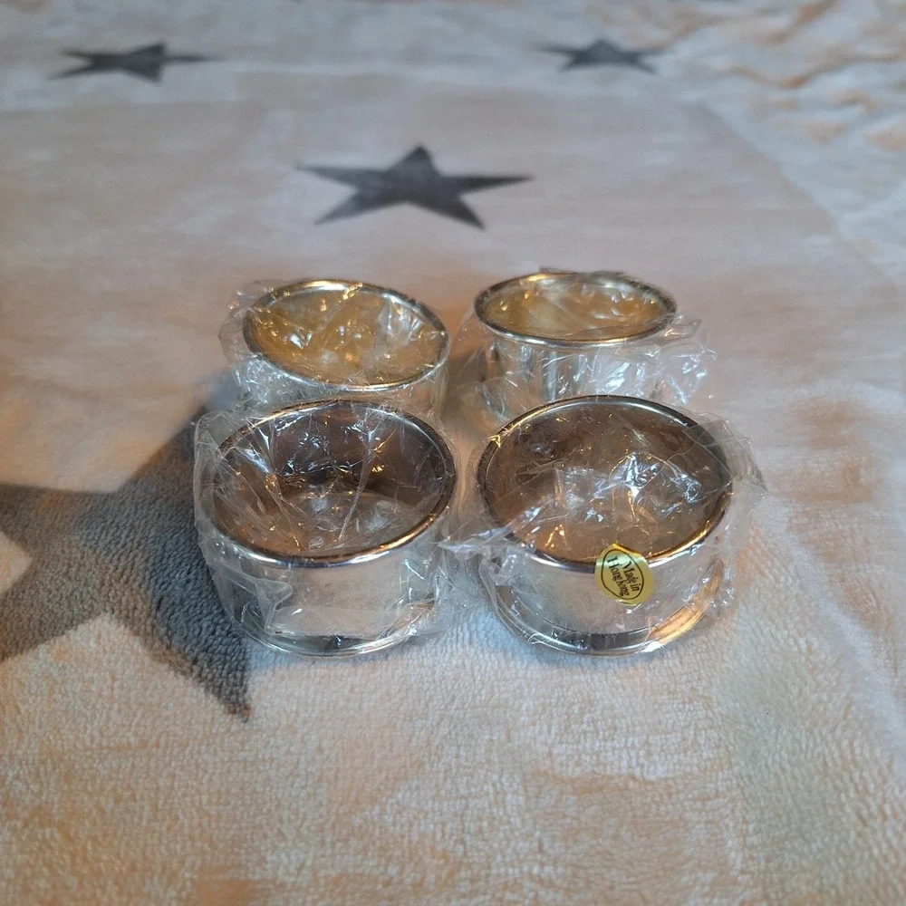 Vintage Napkin Rings Set Of 4 Wm. A Rogers Elegant Silverplated Import By Onieda